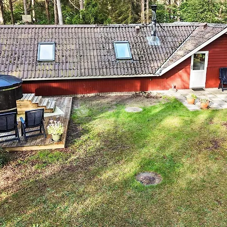 6 Person In Feriehus Hadsund